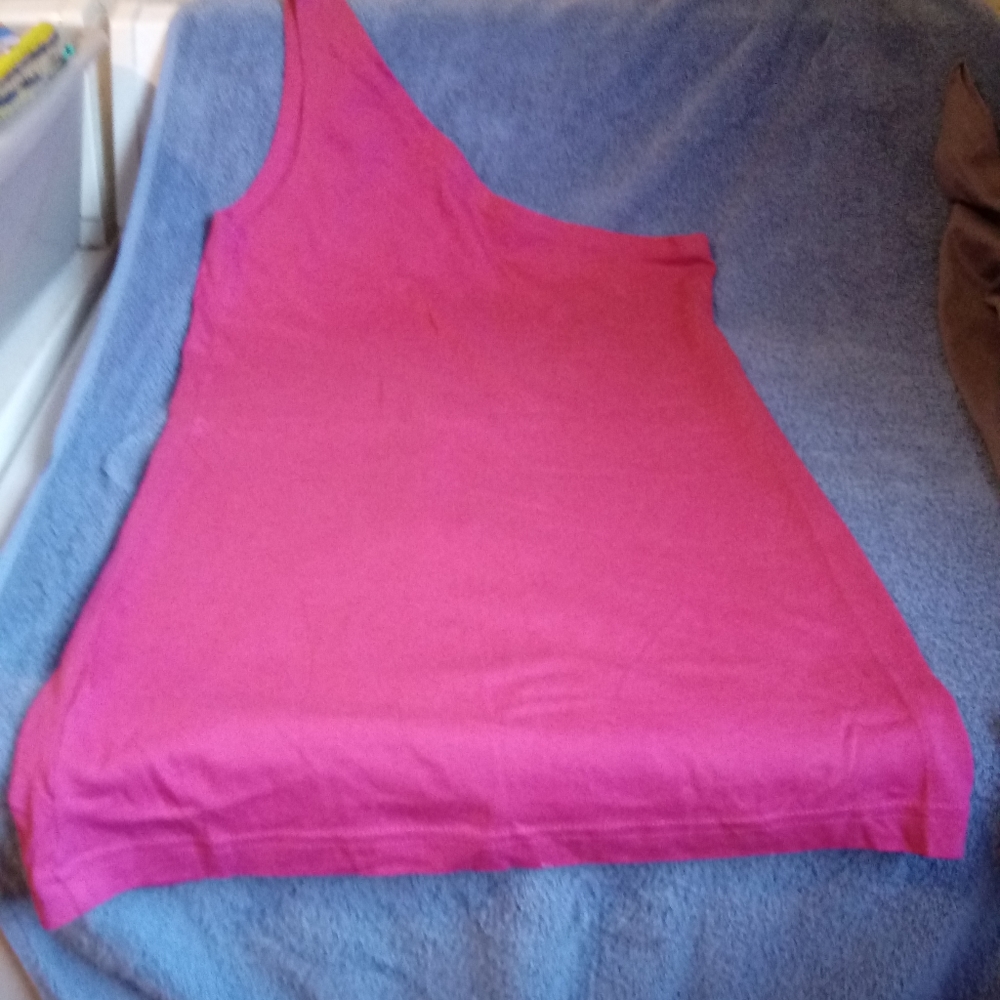2 Moda international tops